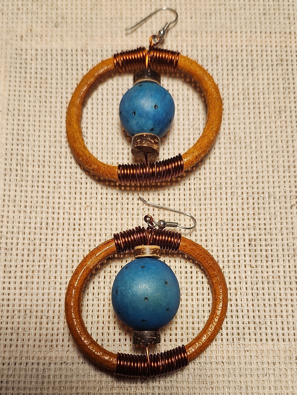 Vtg Boho Western Leather & Copper Wire Wrapped Earrings Dyed Turquoise Wood Bead